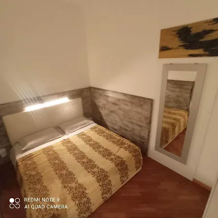 Domus Sottoripa Apartment *